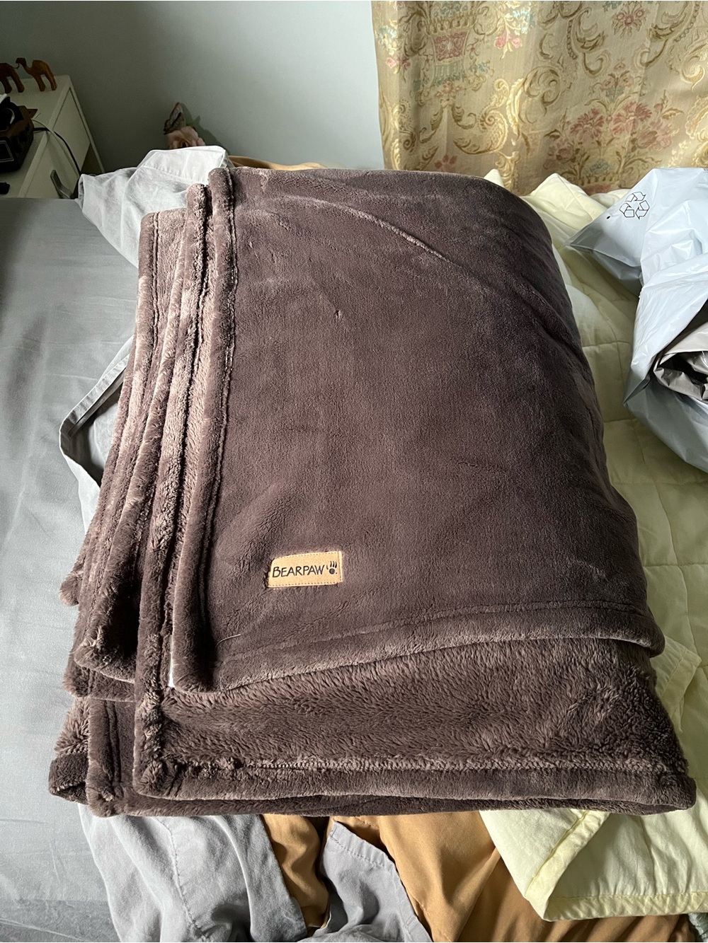 BEARPAW Iron Brown Super Cozy Blanket Twin/Twin XL 66” x 92”Fleece Throw Blanket